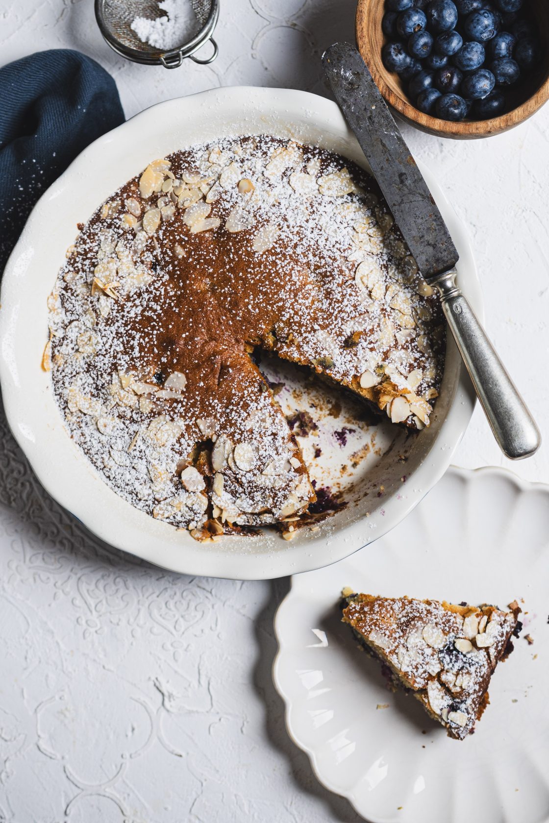 Torta di mandorle e mirtilli
